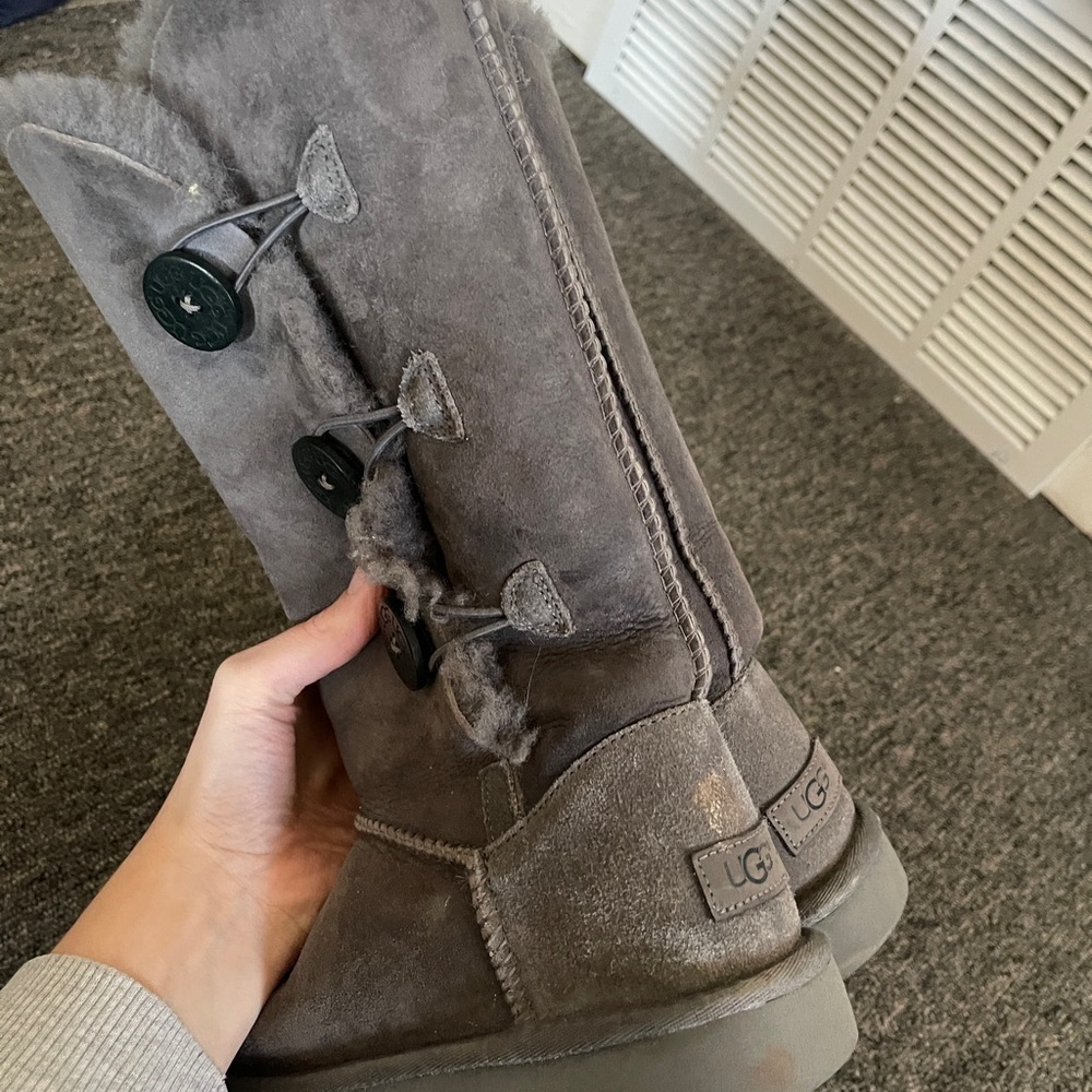 UGG Women’s 7 Bailey Button Triplet Triple Button Gray Classic Tall Boots size 7 - Picture 11 of 14